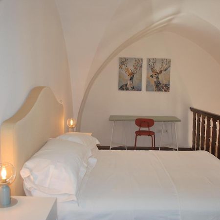 Palazzo Della Contessa - Suites & Breakfast เลชเช ภายนอก รูปภาพ