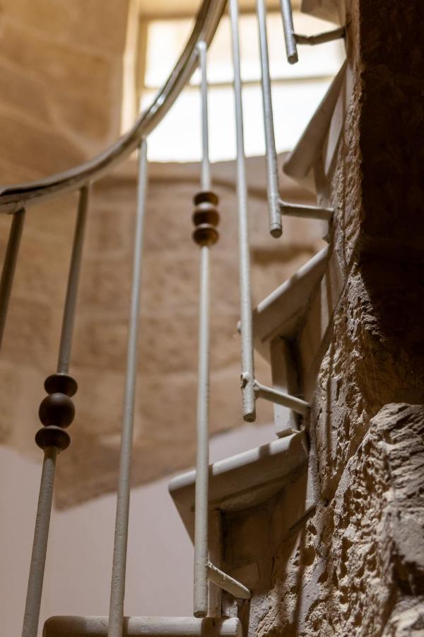 Palazzo Della Contessa - Suites & Breakfast เลชเช ภายนอก รูปภาพ