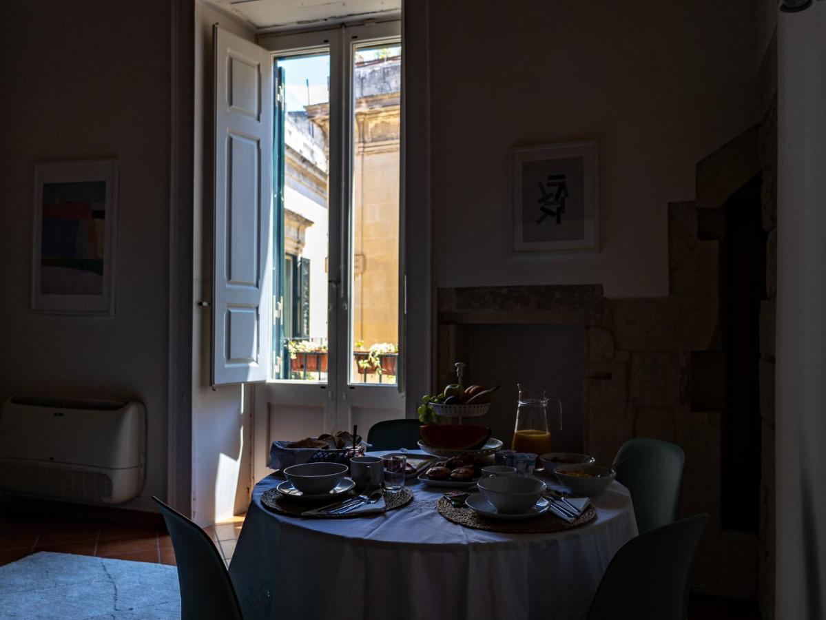 Palazzo Della Contessa - Suites & Breakfast เลชเช ภายนอก รูปภาพ