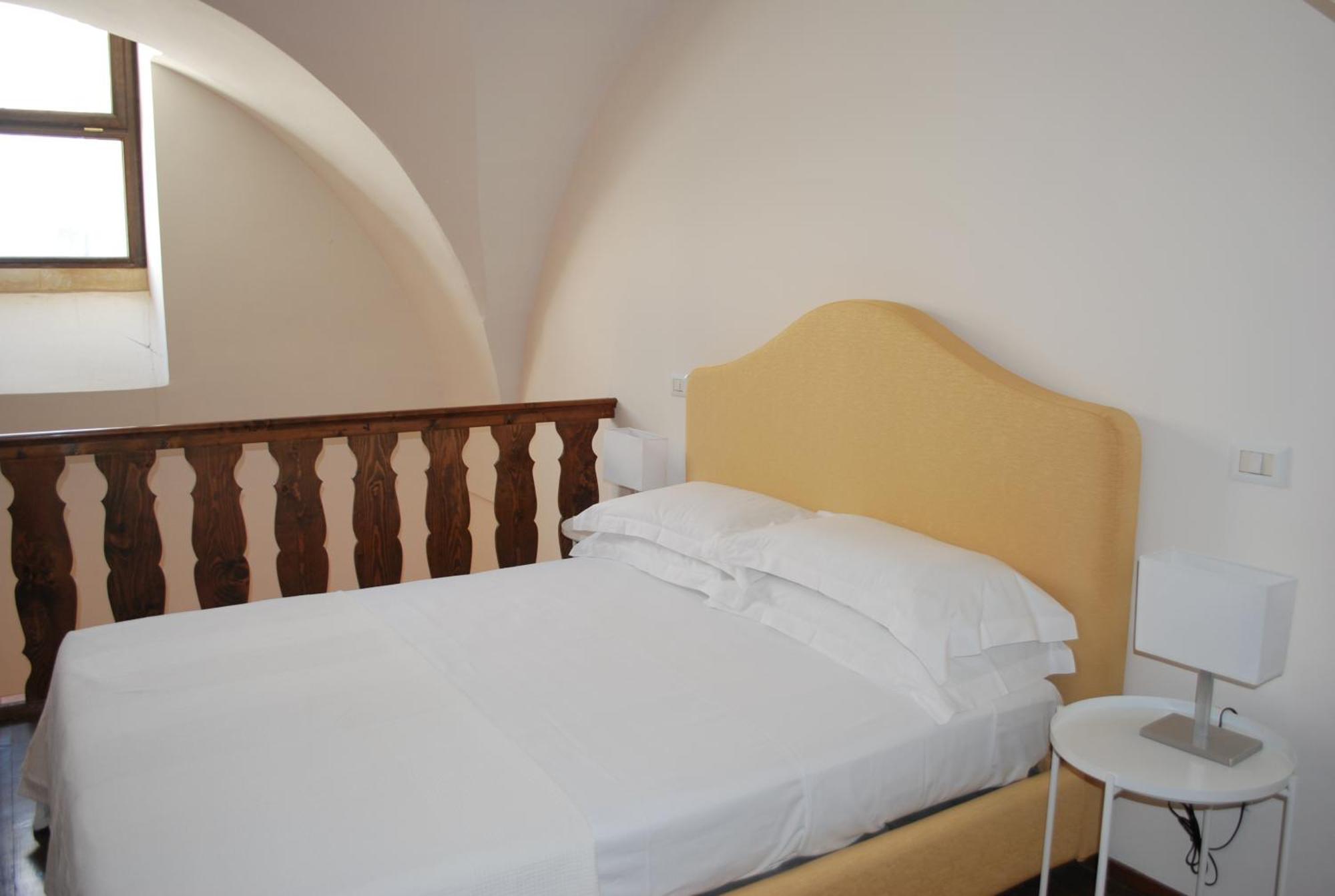 Palazzo Della Contessa - Suites & Breakfast เลชเช ภายนอก รูปภาพ