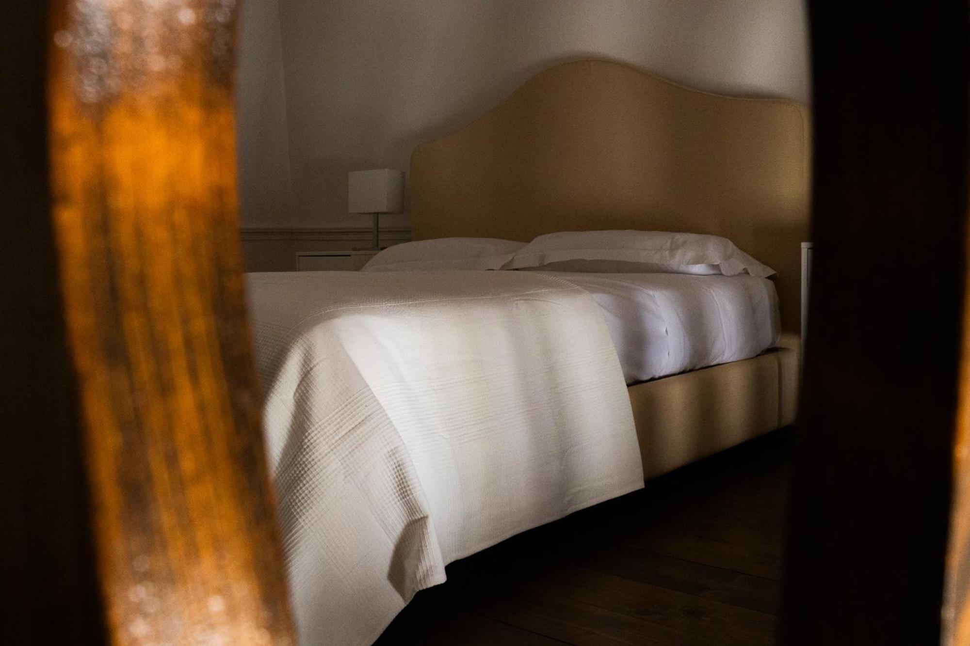 Palazzo Della Contessa - Suites & Breakfast เลชเช ภายนอก รูปภาพ